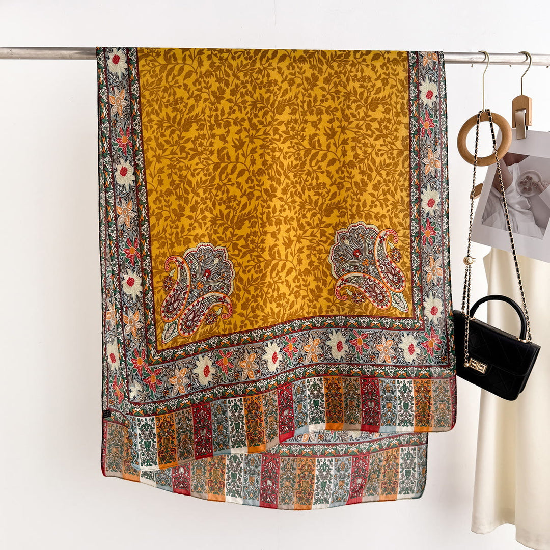 Sciarpa leggera e fluida con motivo retrò da donna - image 5