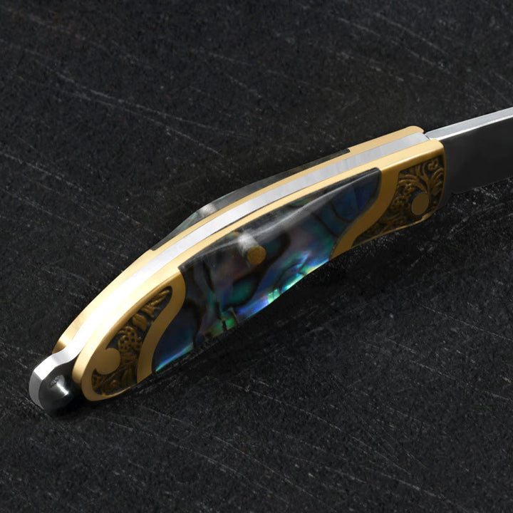 Portachiavi con coltello pieghevole a forma di testa d'aquila retrò, con ciondolo rotondo e texture a conchiglia - image 6