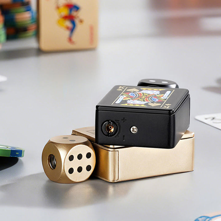 Accendino a butano ricaricabile a forma di poker con dadi rotanti - image 3