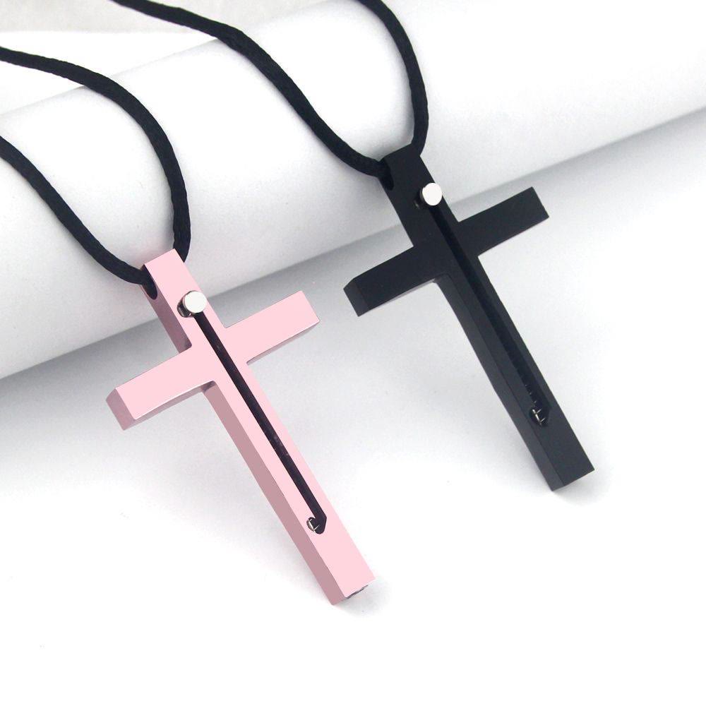 Collana con ciondolo a forma di croce con ago portatile - image 0