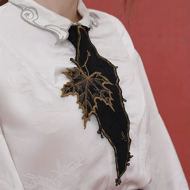 Cravatta da donna con cerniera e ricamo a forma di foglia d'acero nera - image 3