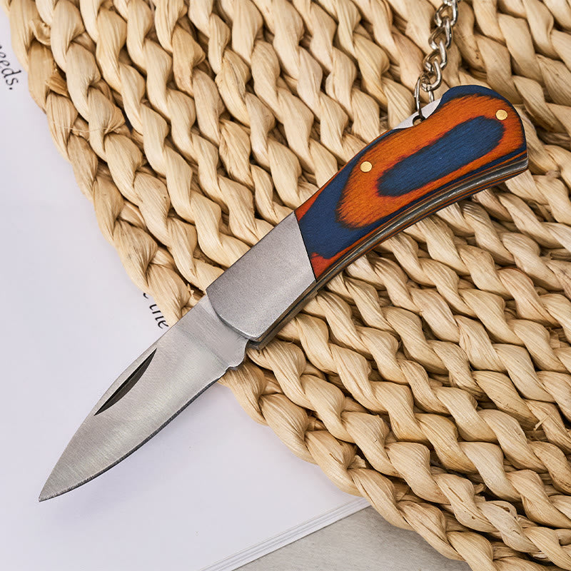 Portachiavi con coltello pieghevole effetto legno, cavallo argentato e cappello da cowboy - image 2