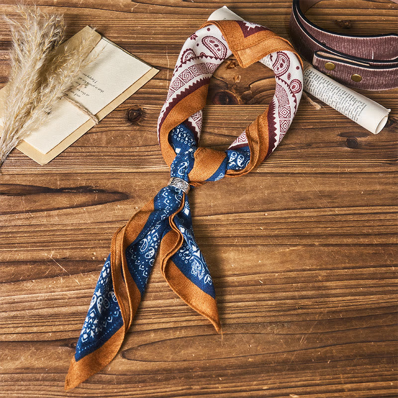 Fazzoletto da taschino con motivo anacardi a contrasto retrò e fibbia a fiore - image 0