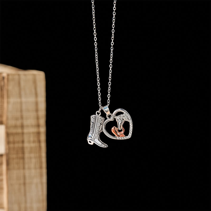 Collana in stile western con testa di cavallo e stivale a forma di cuore in argento. - image 2