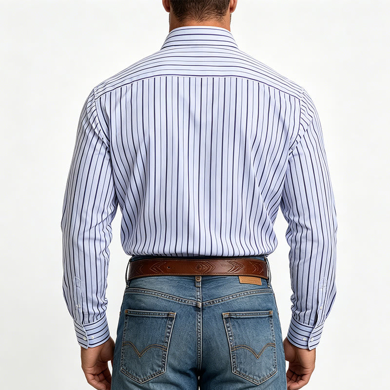 Camicia elegante da uomo a righe verticali con colletto classico e bottoni. - image 2