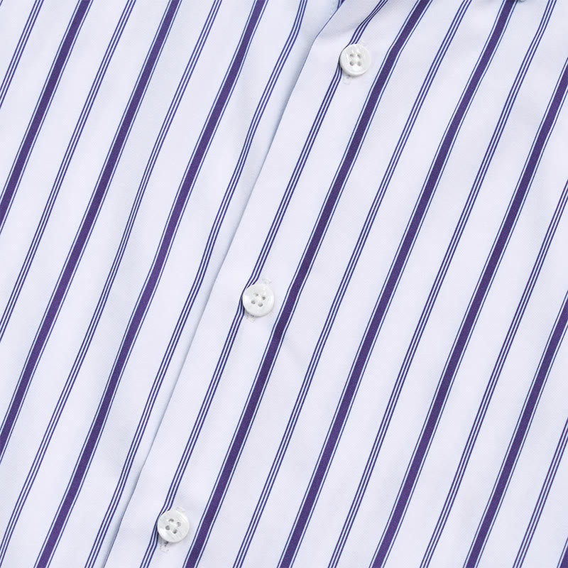 Camicia elegante da uomo a righe verticali con colletto classico e bottoni. - image 6