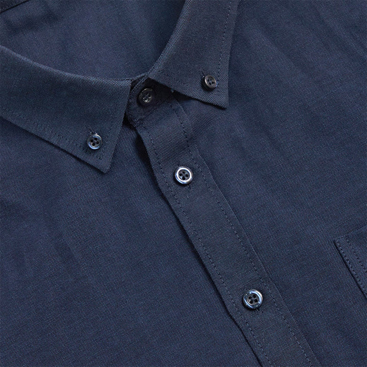 Camicia da uomo casual a maniche lunghe, ampia, tinta unita, con bottoni. - image 8