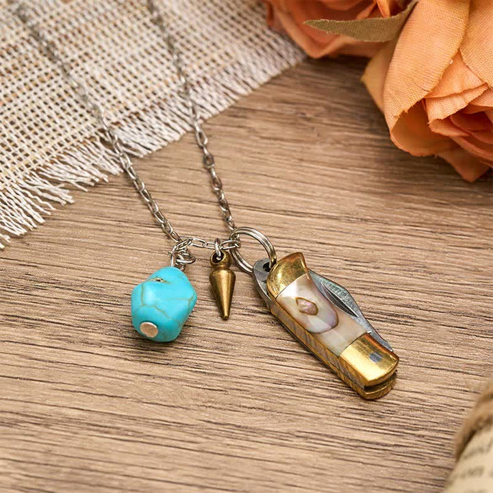 Collana con coltellino multiuso indossabile in abalone, turchese e ottone. - image 2