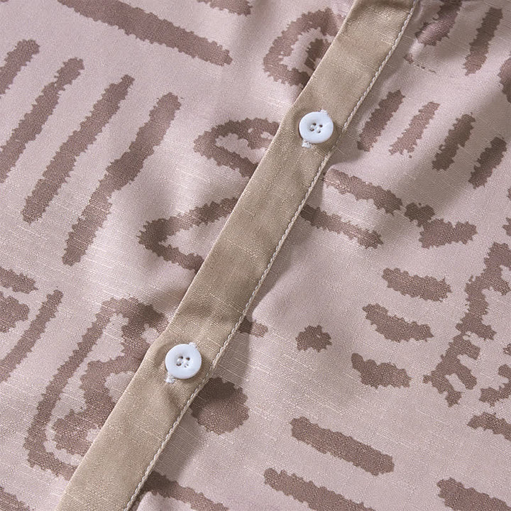 Camicia etnica da uomo color tortora beige con stampa di simboli tribali - image 5