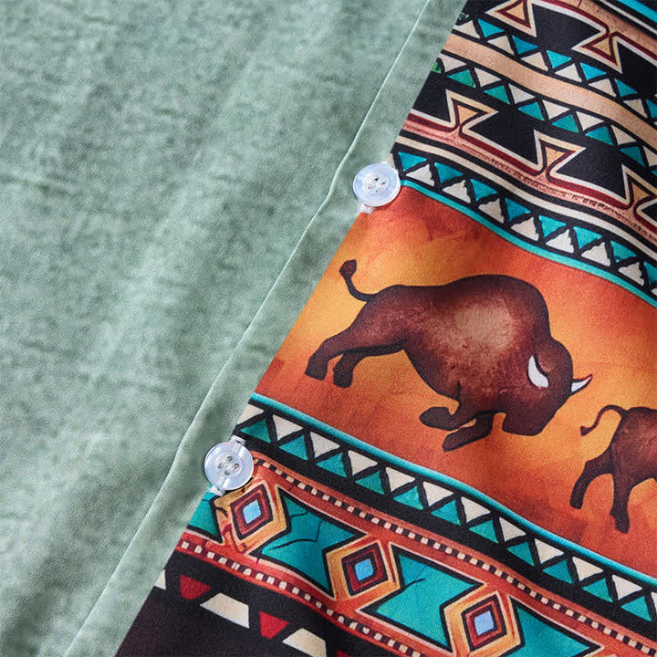 Camicia etnica da uomo con stampa bisonte e petroglifi del deserto - image 5