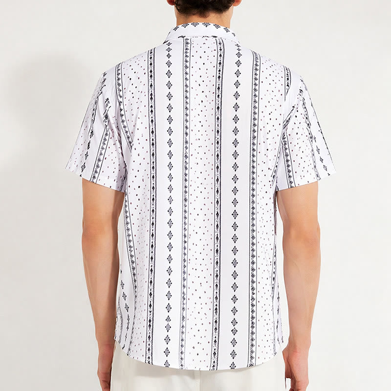 Camicia bianca a maniche corte con motivo etnico di ispirazione bohémien. - image 1