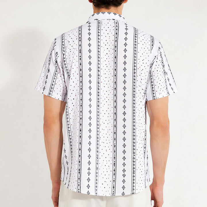 Camicia bianca a maniche corte con motivo etnico di ispirazione bohémien. - image 1