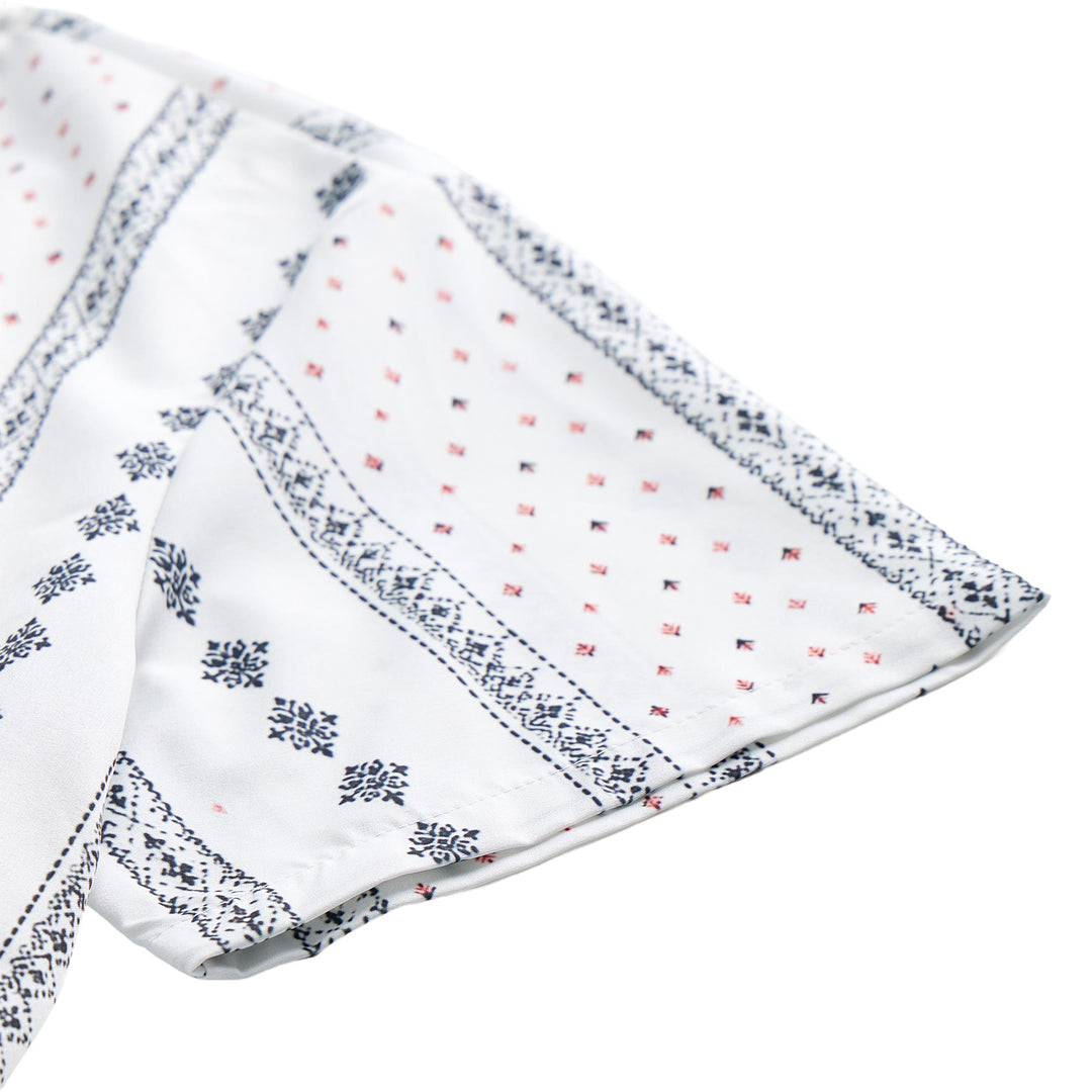 Camicia bianca a maniche corte con motivo etnico di ispirazione bohémien. - image 6