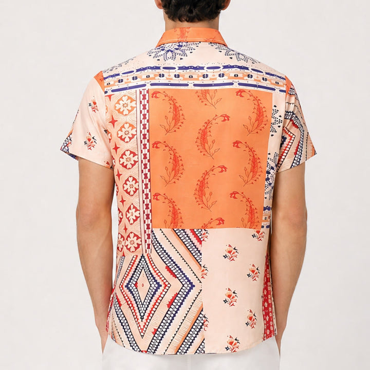 Camicia estiva con stampa floreale e geometrica nei toni della terra - image 3