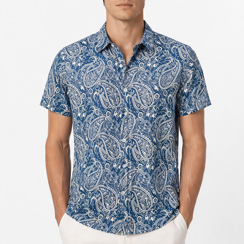 Camicia a maniche corte blu navy e beige con stampa paisley, dallo stile casual. - image 1
