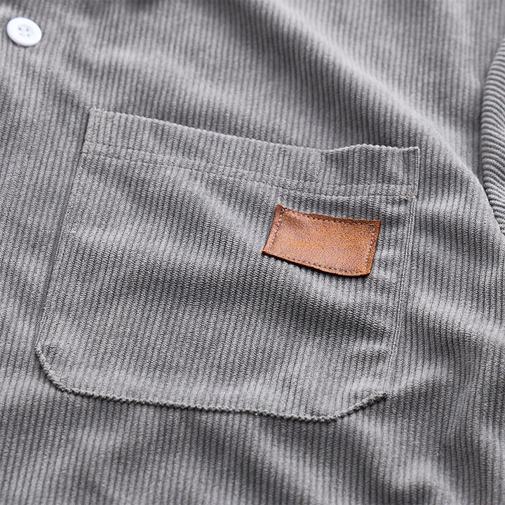 Camicia da uomo in velluto a coste stile retrò da lavoro con taschino con etichetta in pelle - image 9