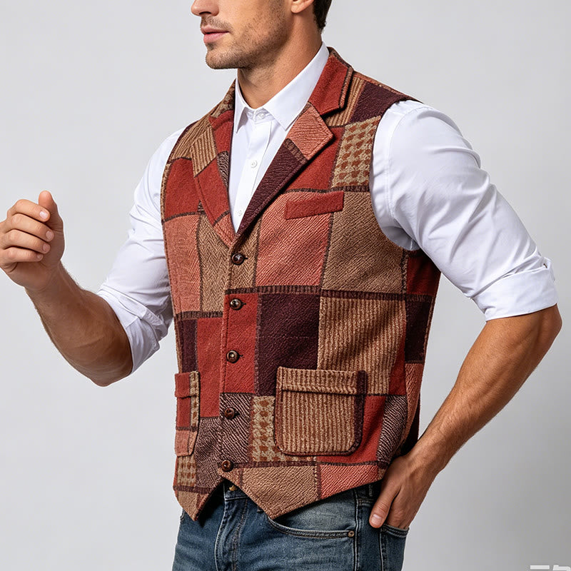 Gilet da uomo in tinta calda con motivo patchwork a spina di pesce. - image 3