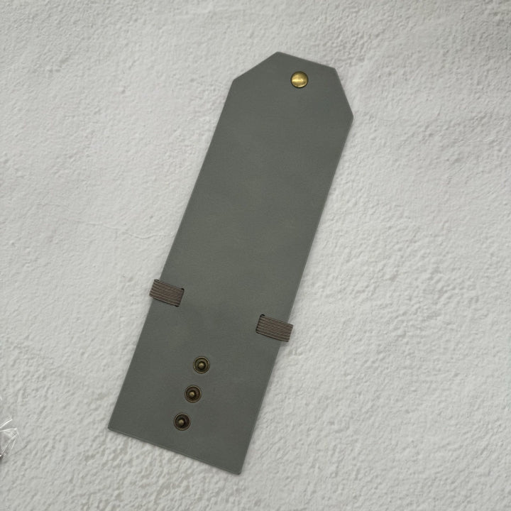 Portafoglio minimalista in pelle con chiusura a scatto, ideale per l'uso quotidiano. - Grigio - image 12
