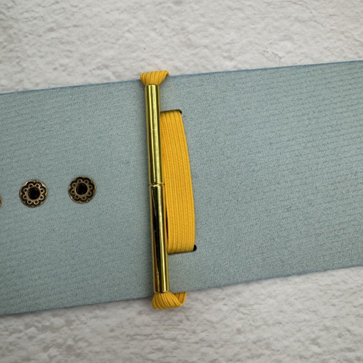 Portafoglio minimalista in pelle con chiusura a scatto, ideale per l'uso quotidiano. - image 4