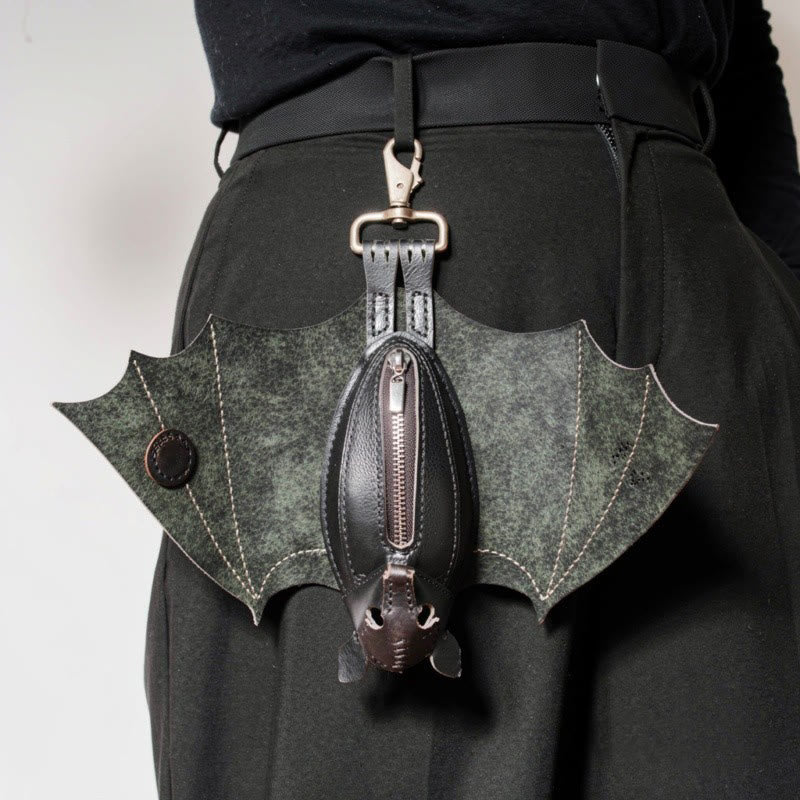 Portachiavi in ​​pelle a forma di pipistrello "The Midnight Guardian" - Nero - image 0