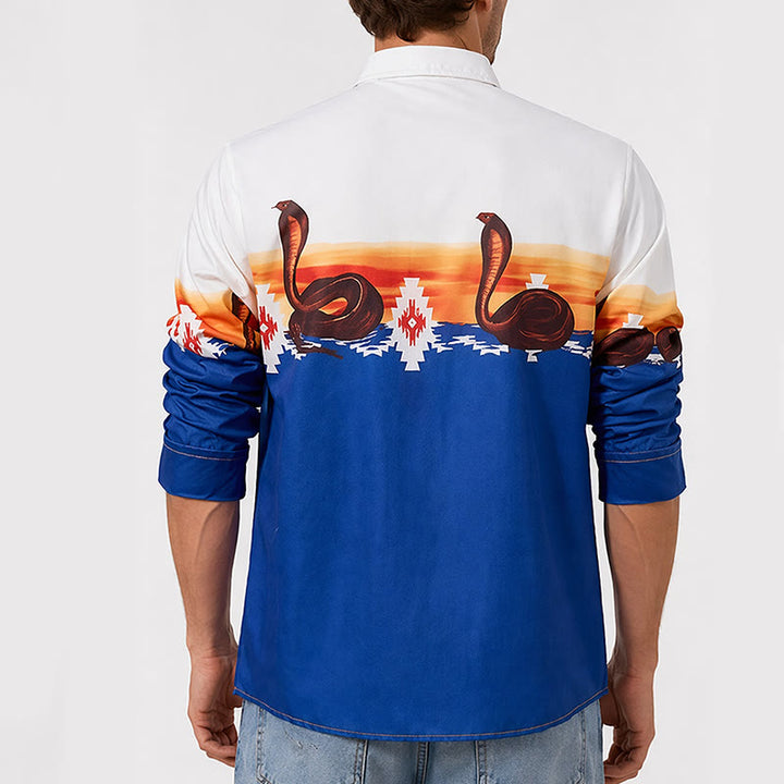 Camicia da uomo blu e bianca con stampa tramonto e serpente azteco - image 2