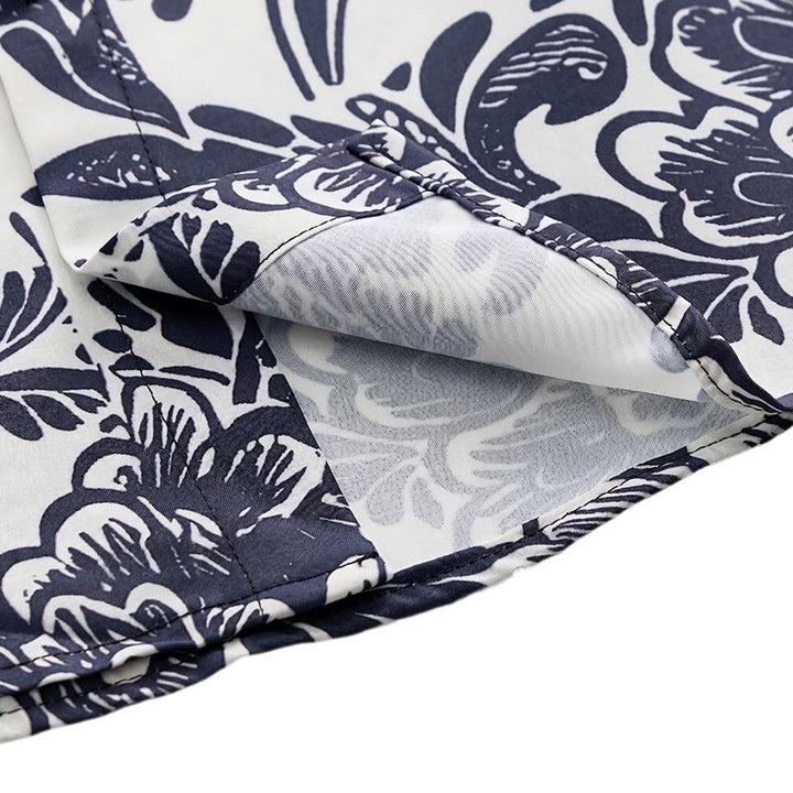 Camicia estiva minimalista blu navy a fantasia floreale con bottoni. - image 7