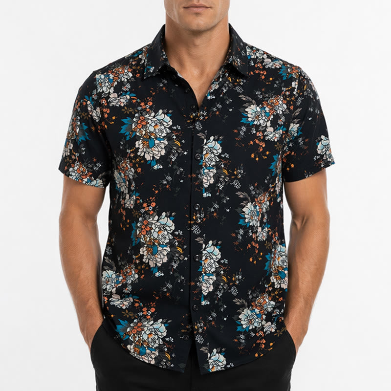 Camicia hawaiana a maniche corte con fantasia floreale scura e romantica. - image 1