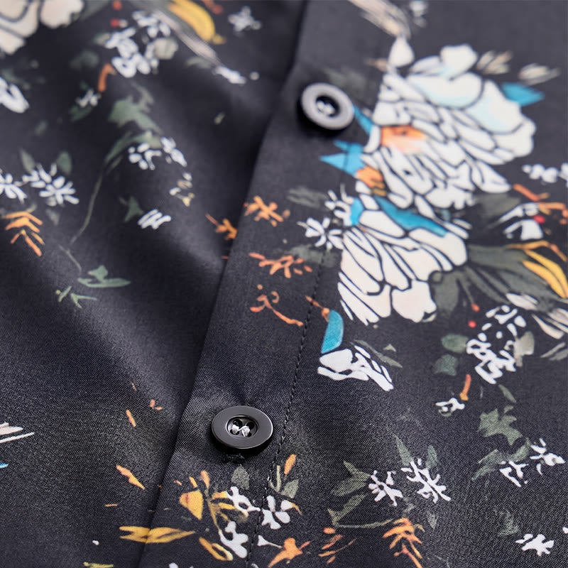 Camicia hawaiana a maniche corte con fantasia floreale scura e romantica. - image 5