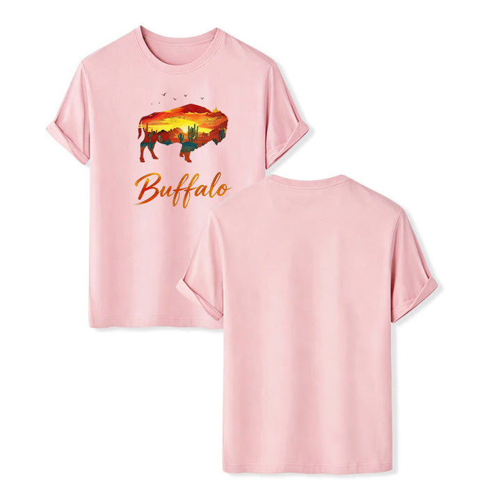 Maglietta western con silhouette di bufalo al tramonto, stile selvaggio e libero - Rosa - 2XL - image 8