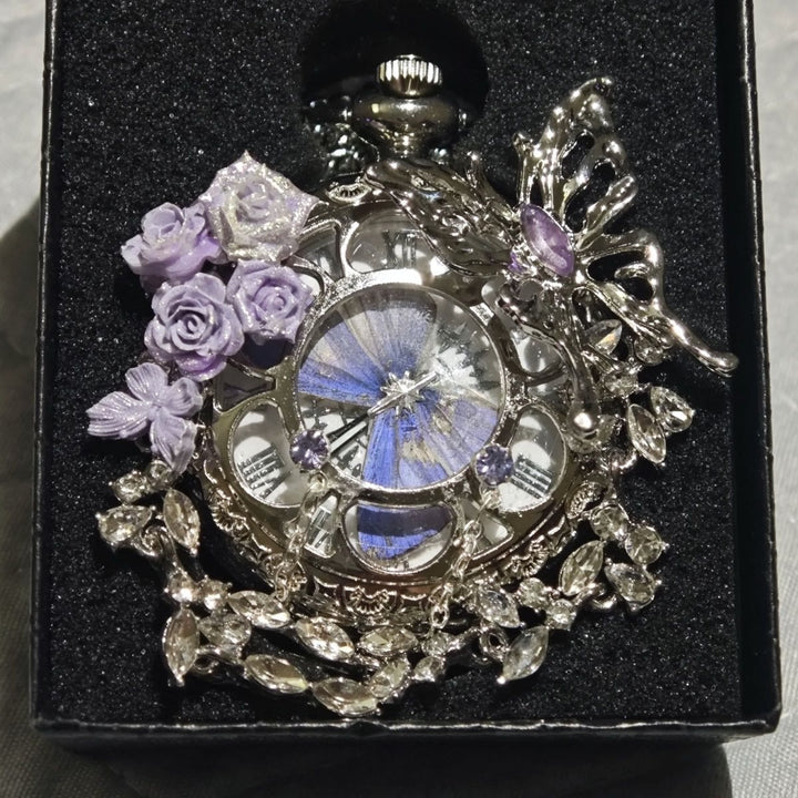 Orologio da tasca artigianale con farfalla e motivo "Giardino segreto della lavanda" - image 2