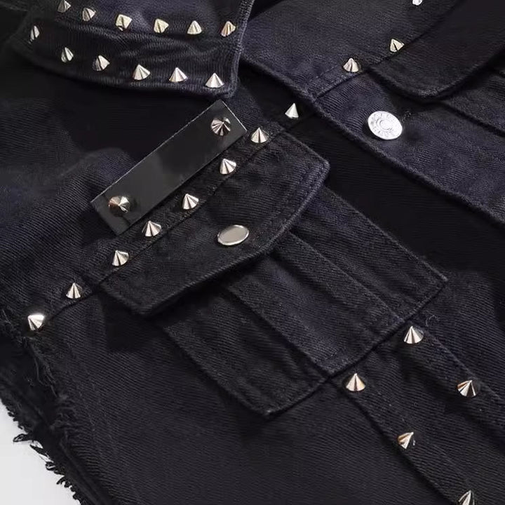 Gilet in denim nero con colletto borchiato, stile punk rock. - image 4