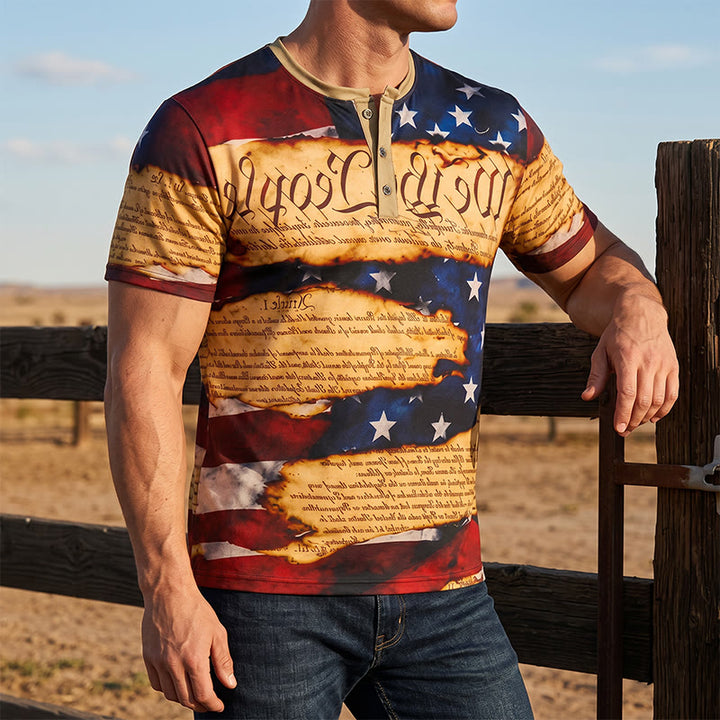 Camicia Henley da uomo con stampa vintage della bandiera americana e design testuale. - Multicolore - 5XL - image 0