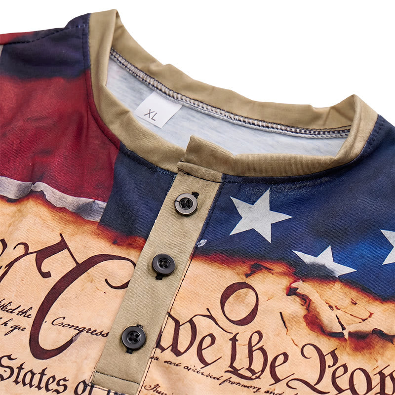 Camicia Henley da uomo con stampa vintage della bandiera americana e design testuale. - image 4