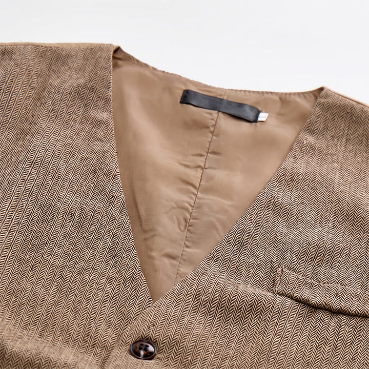 Completo da uomo composto da 2 pezzi: gilet da abito formale color kaki rustico con papillon a fantasia paisley. - image 5