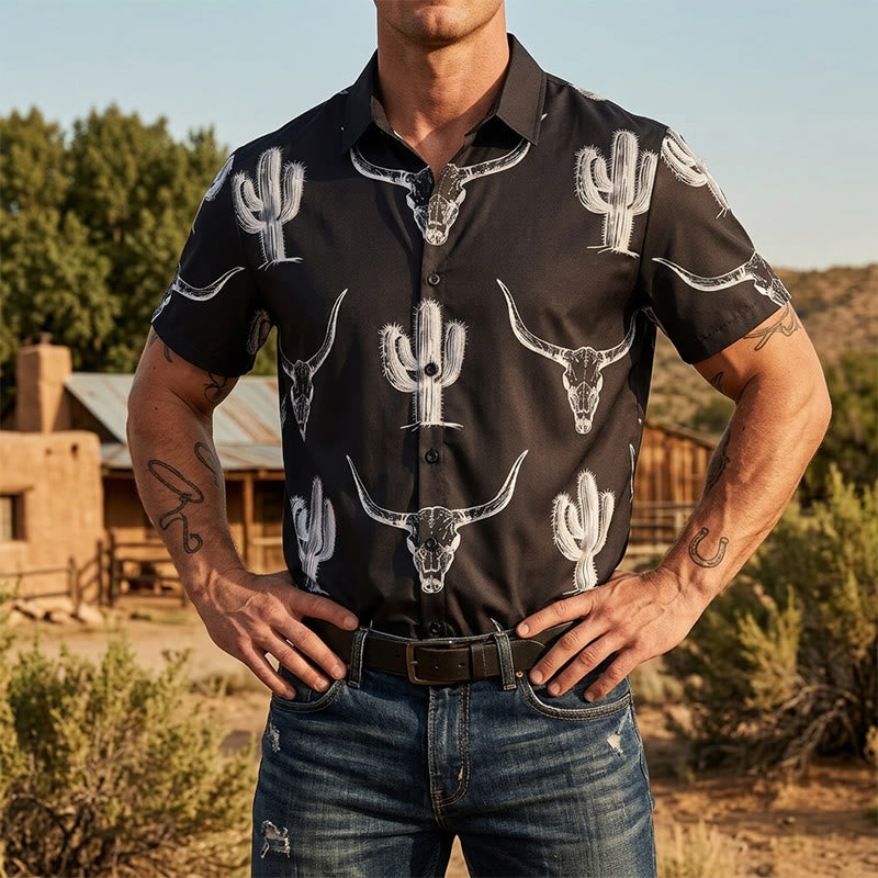 Maglietta con grafica "Bold Western Vibes" raffigurante cactus e longhorn. - Nero - 5XL - image 0