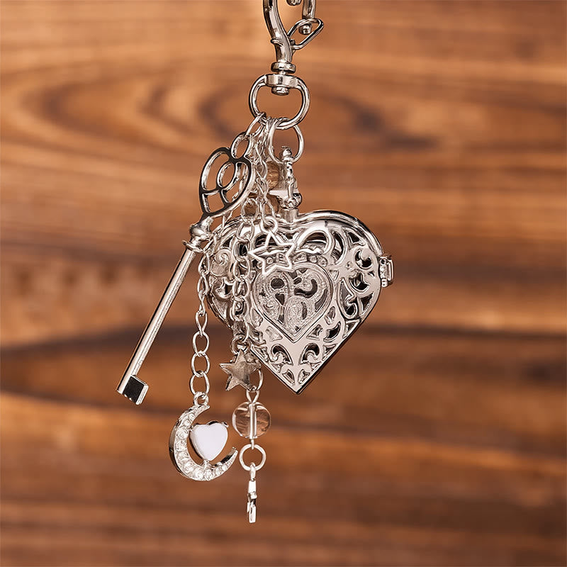 Orologio da tasca cavo con ciondoli, ornamento decorativo alla moda, stile coquette - image 1