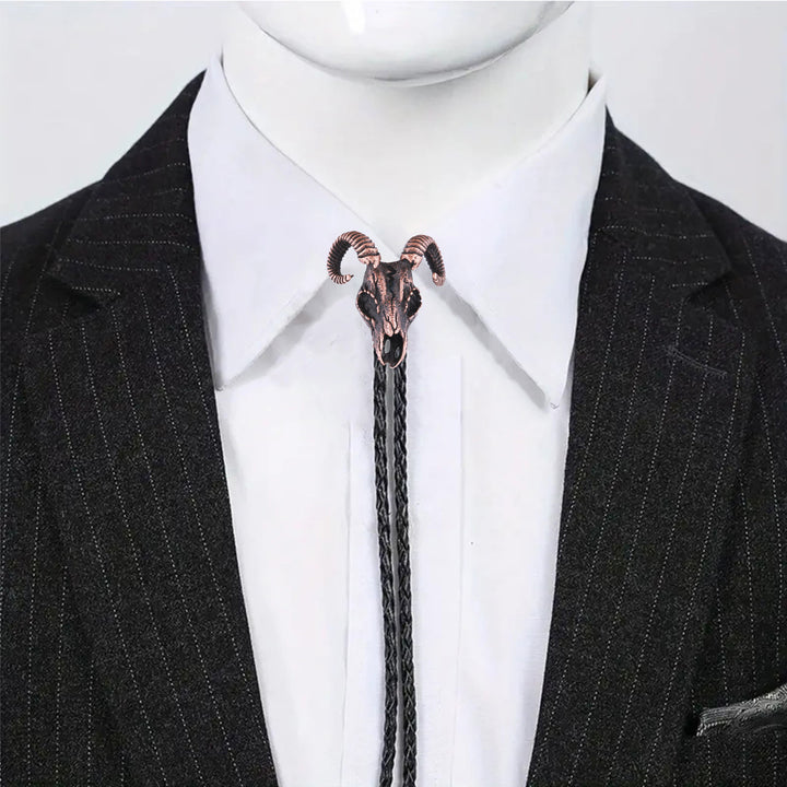 Cravatta bolo gotica con teschio di ariete dall'estetica dark. - image 1