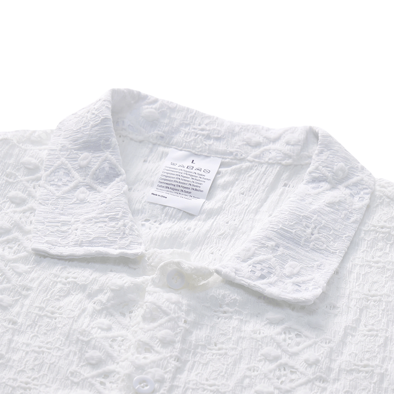 Camicia bianca traspirante in cotone con colletto cubano e ricami traforati. - image 4