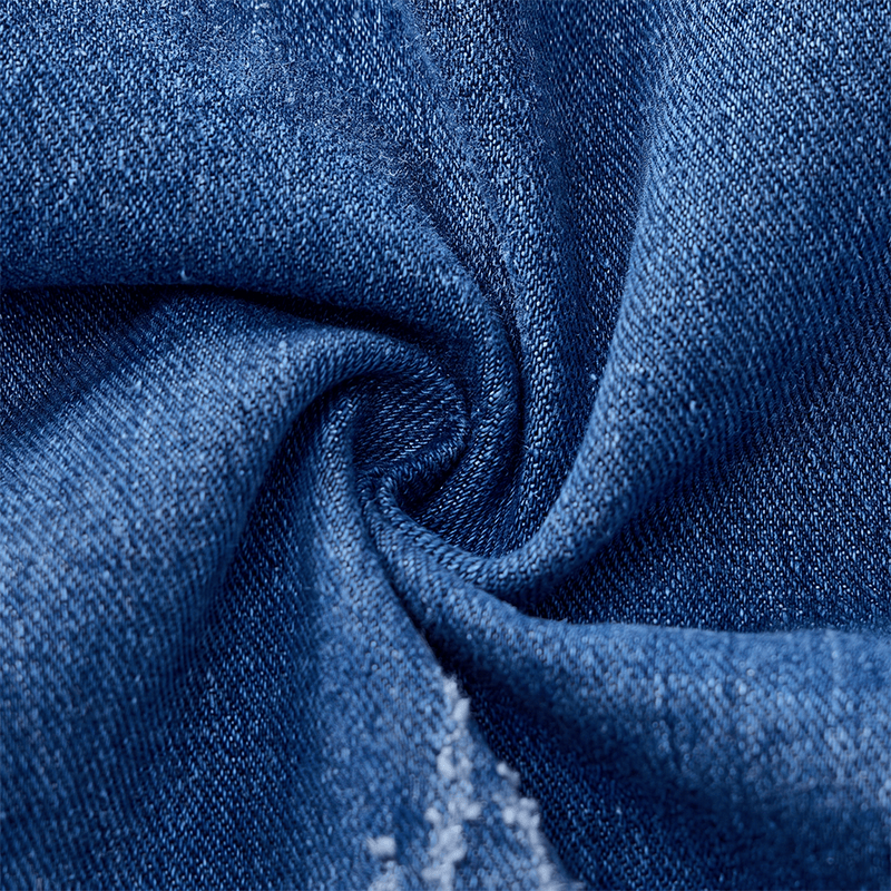 Gilet in denim slavato blu effetto consumato con applicazioni. - image 5
