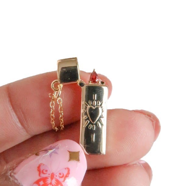 Collana con ciondolo a forma di accendino a forma di cuore fiammeggiante - image 2