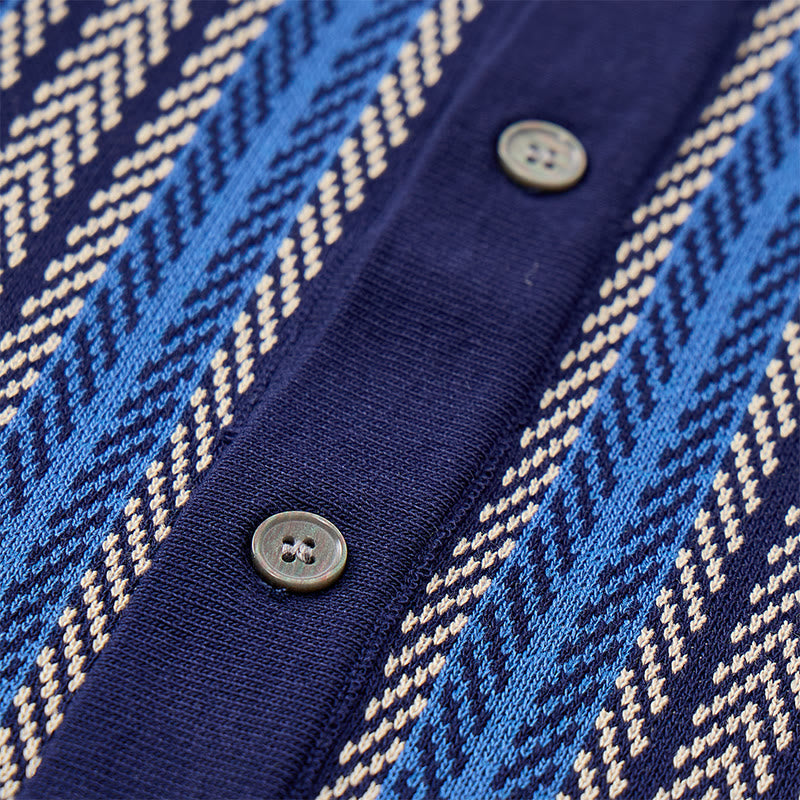 Polo da uomo in maglia jacquard traspirante con motivo a righe verticali a chevron. - image 7