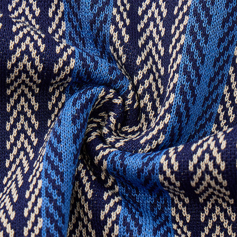 Polo da uomo in maglia jacquard traspirante con motivo a righe verticali a chevron. - image 9