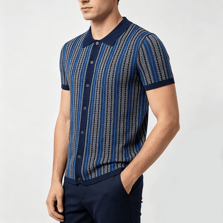 Polo da uomo in maglia jacquard traspirante con motivo a righe verticali a chevron. - image 2