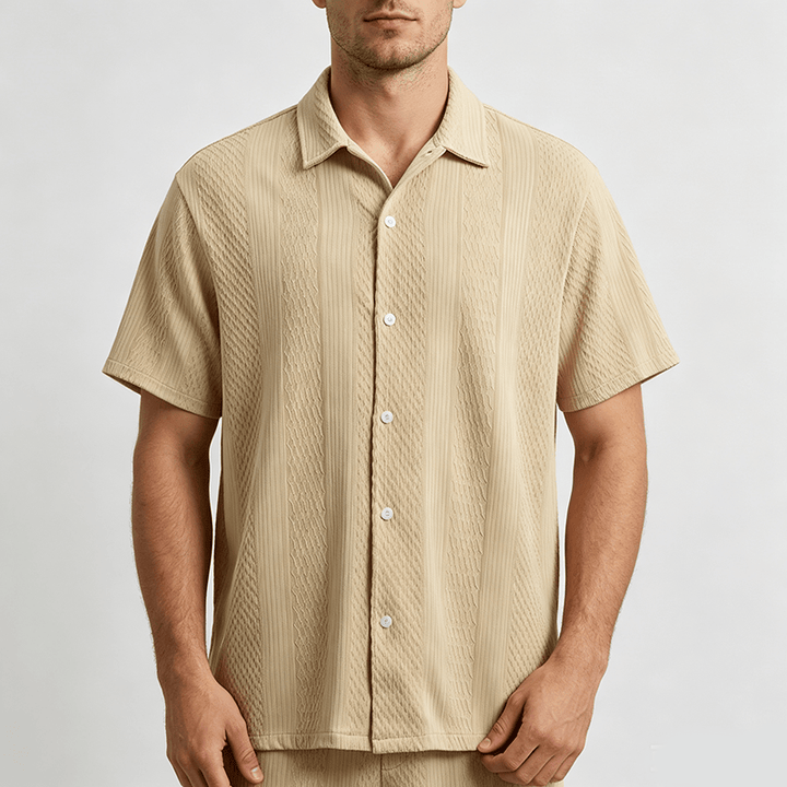 Camicia da uomo a maglia tinta unita, traforata, fresca al tatto, ideale per tutti i giorni. - image 1