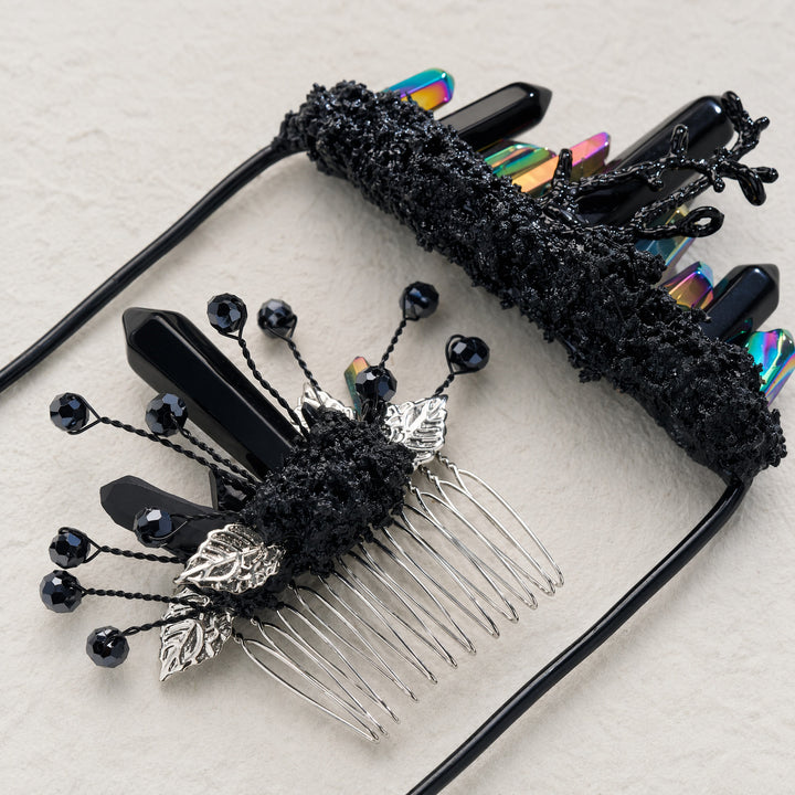 Set composto da boutonnière da taschino per lo sposo e pettine per capelli da sposa con cristalli, realizzati a mano. - Nero e multicolore - image 14