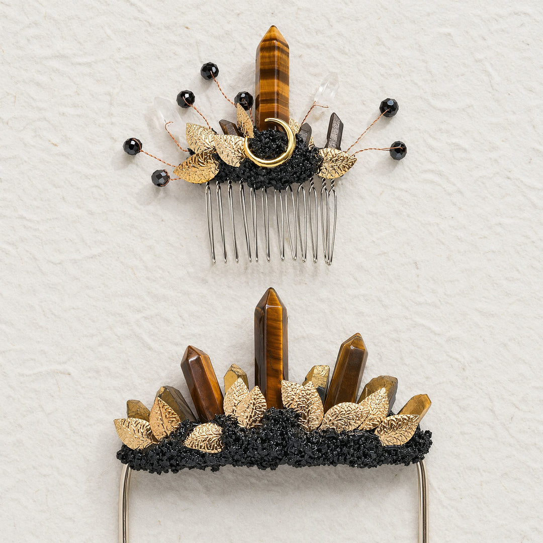 Set composto da boutonnière da taschino per lo sposo e pettine per capelli da sposa con cristalli, realizzati a mano. - image 3