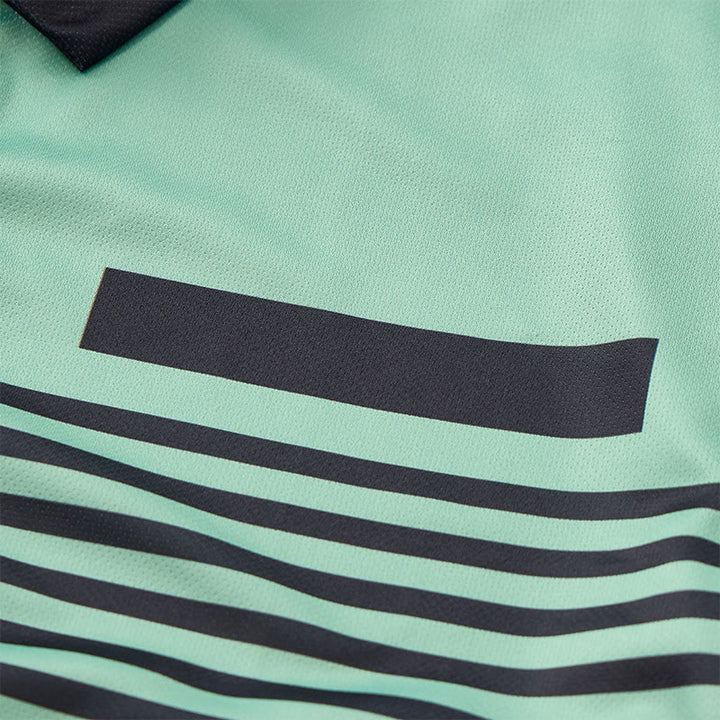 Polo da uomo moderna a righe nere, ideale per l'estate. - image 11