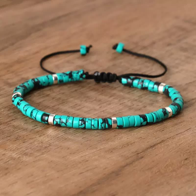 Bracciale regolabile con cordino e perline turchesi a disco. - Verde - image 2