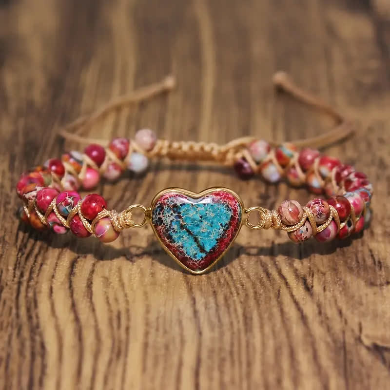 Braccialetto regolabile a forma di cuore in macramè con pietra naturale. - Rosso rosa - image 6