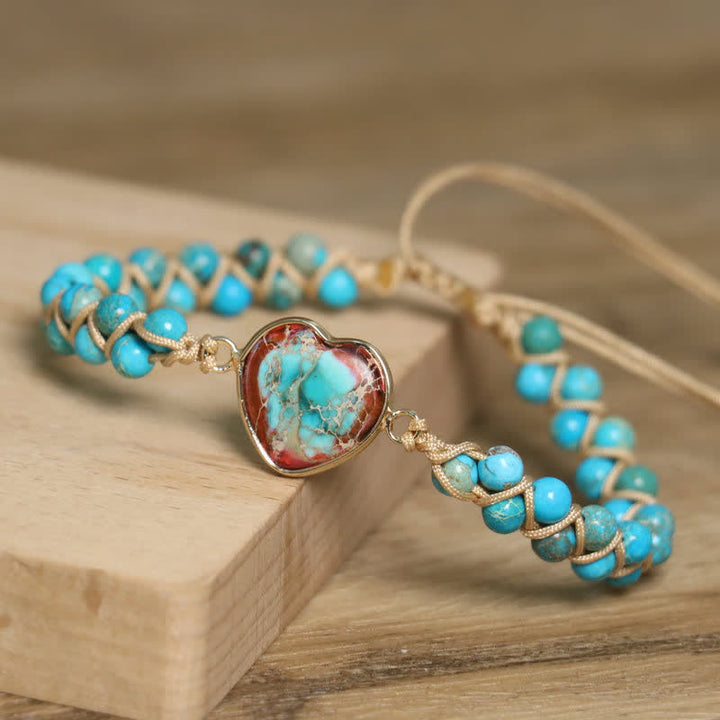 Braccialetto regolabile a forma di cuore in macramè con pietra naturale. - image 1